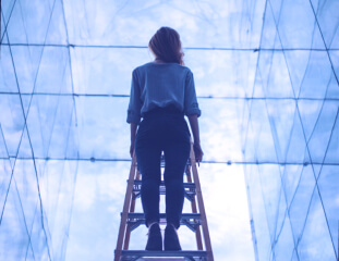 près de 45% des sièges des conseils d’administration du CAC 40 sont occupés par des femmes